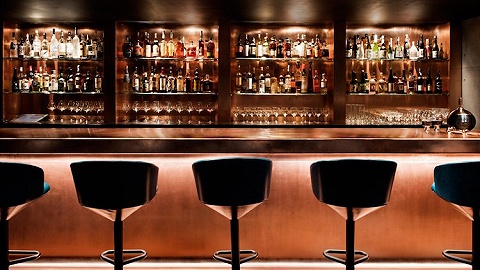 What would it be like to have a drink at a Japanese-American bar?