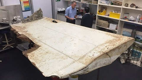 Australian report says plane wreckage fo