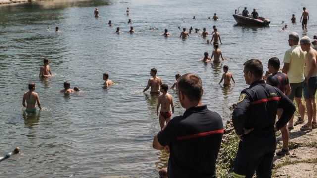 Tragic Toll: Heatwave Leads to Drowning Incidents in France | slot depo 5000, cara main sbobet88 bol
